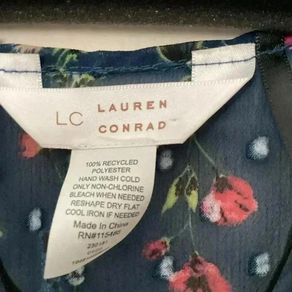 NWOT LC By Lauren Conrad Linear Botanical Long Vest  One Size Navy Blue Floral - Picture 5 of 14
